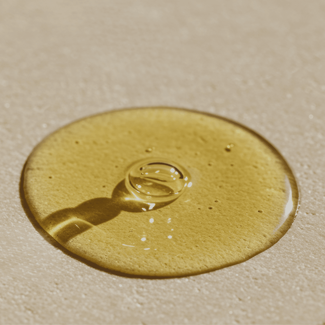 Oilē (Sunless Dry Body Oil) – Product Image 3 | The Glow Atelier
